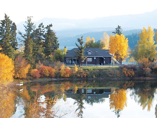 Pynelogs Art Gallery and Cultural Centre